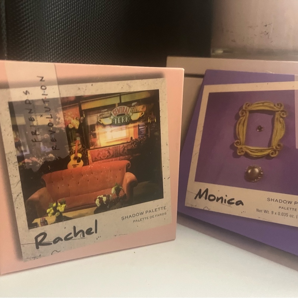 Make up revolution - friends eyeshadow